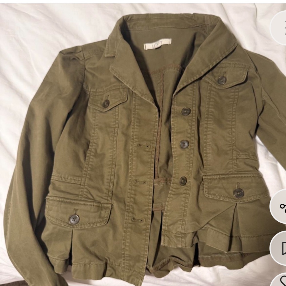 Loft green cropped jacket with cute ruffle back hem - Picture 3 of 4